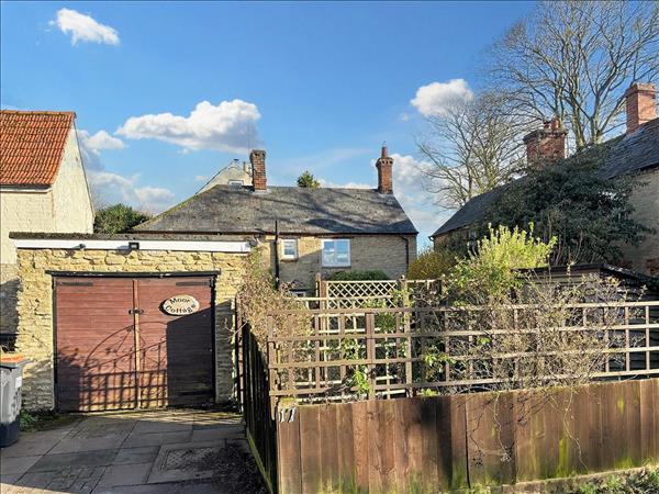 Moor Cottage, Carlton