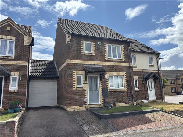 Clover Avenue, Bedford