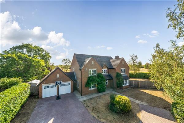 St Mellion Drive, Great Denham